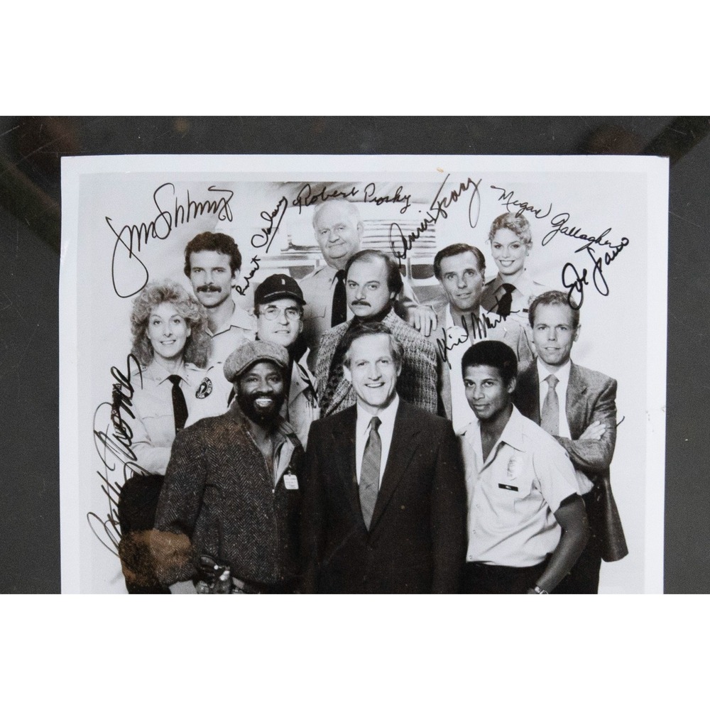 Vintage Facsimile Signed Autographed Cast Photo Hill Street Blues - Picture 2 of 3